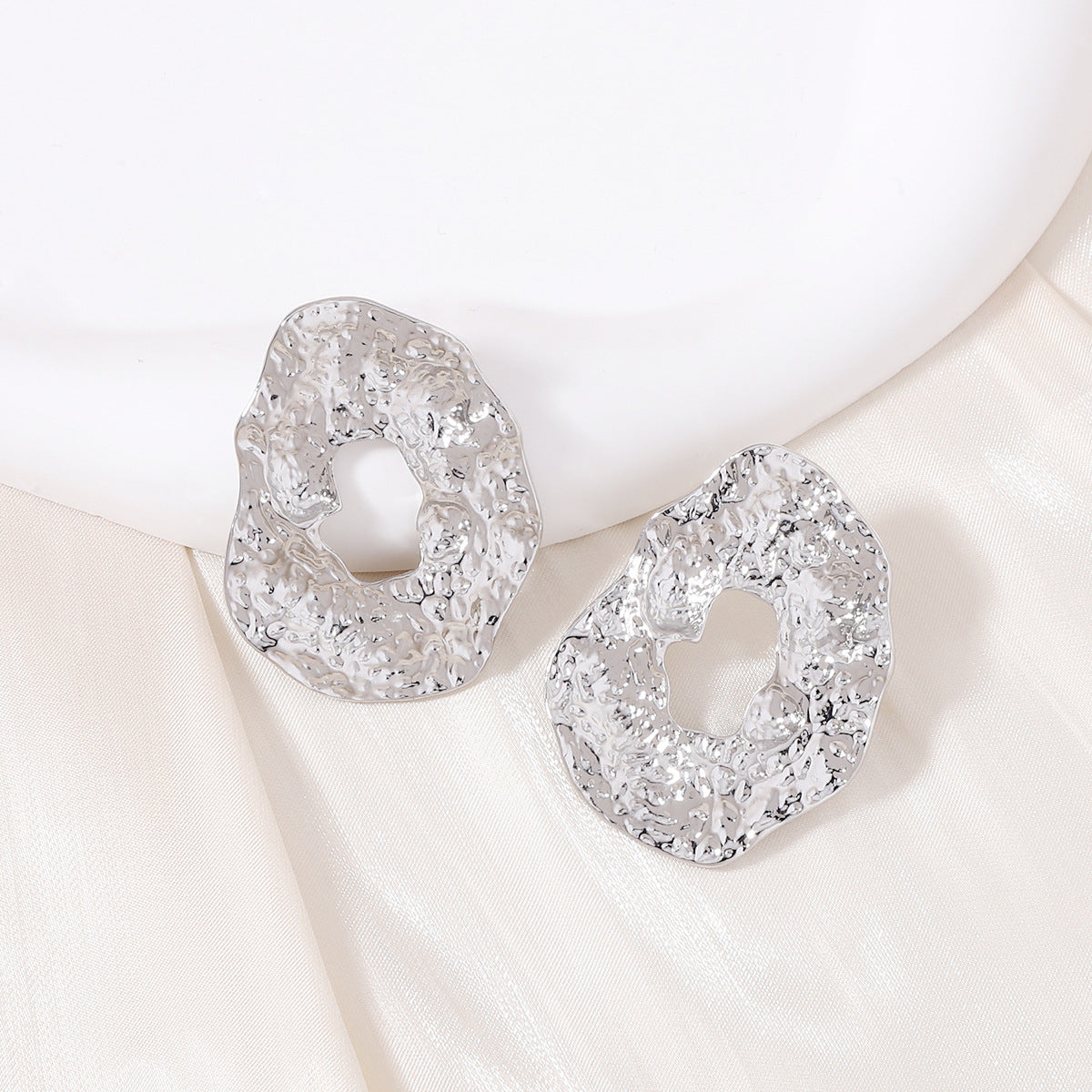 Pendiente clásico con encanto atemporal