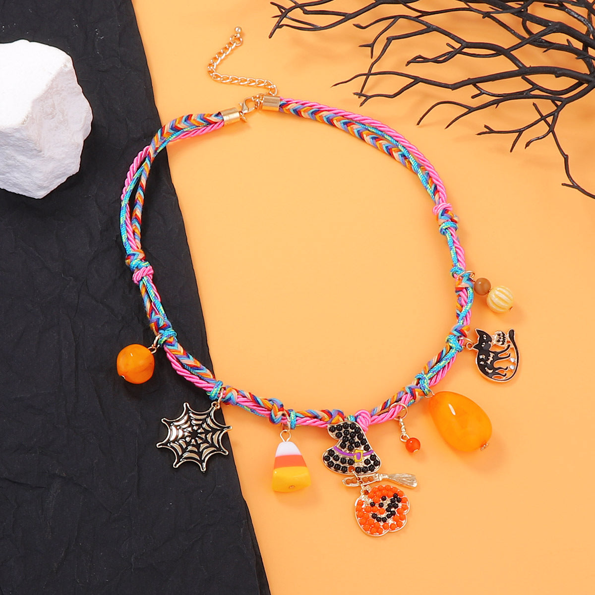 Collar artesanal delicado